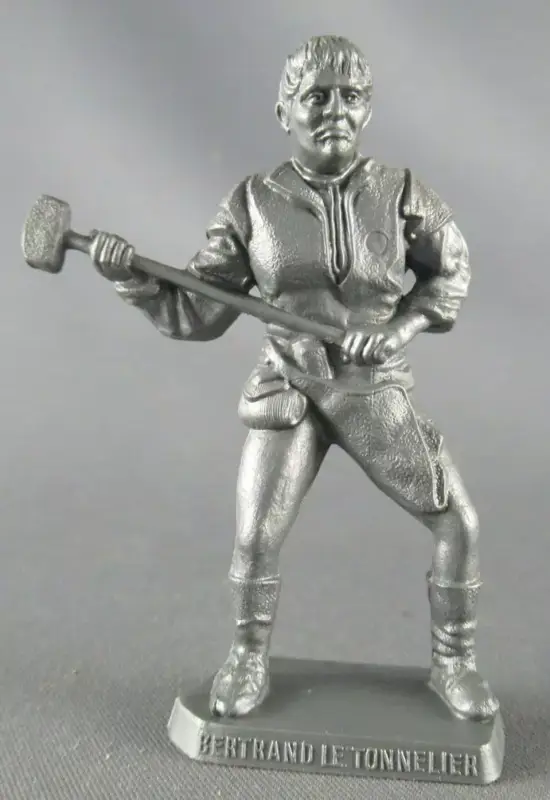 Thierry la Fronde - Figurine MC Caiffa - Bertrand le tonnelier Livraison Express